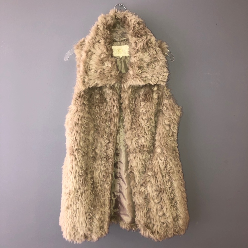 Faux Fur Collared Vest